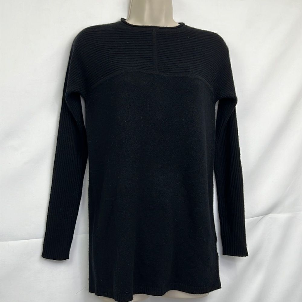 Tory Burch Black Cashmere sweater EUC size XS